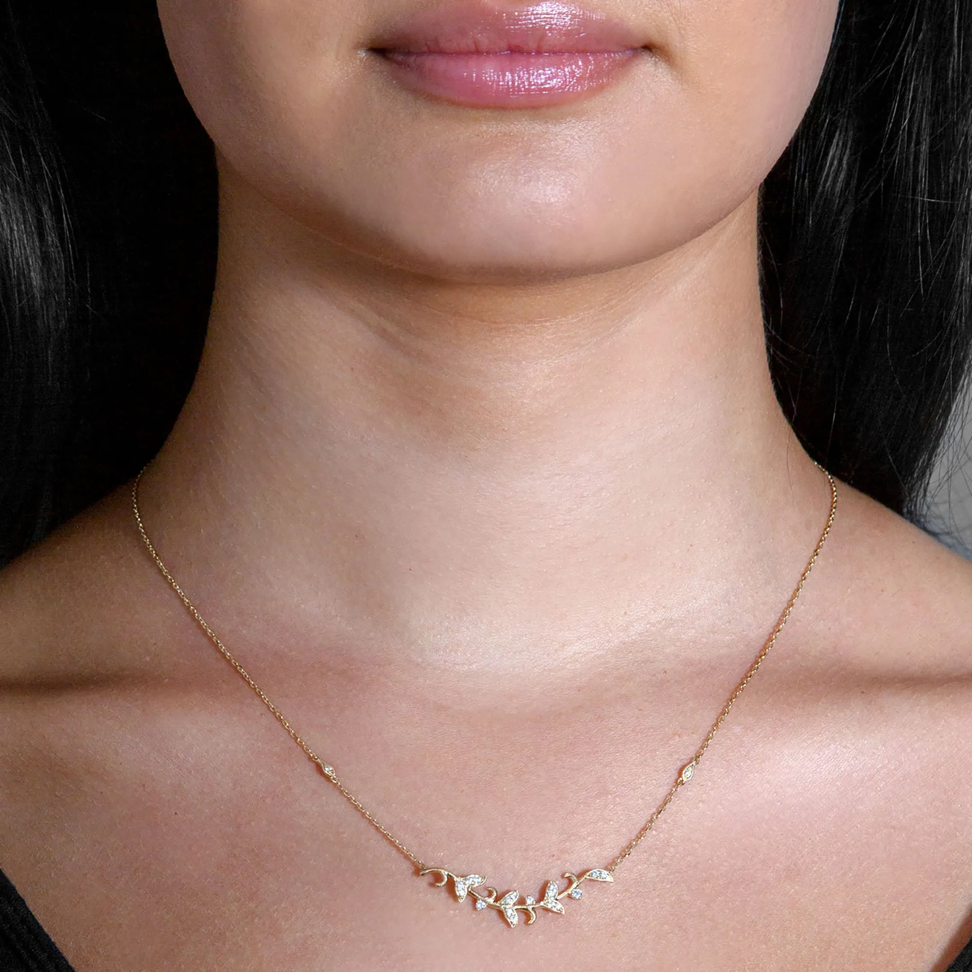 0.25 ctw Diamond Milgrain Leaf Necklace Pendant