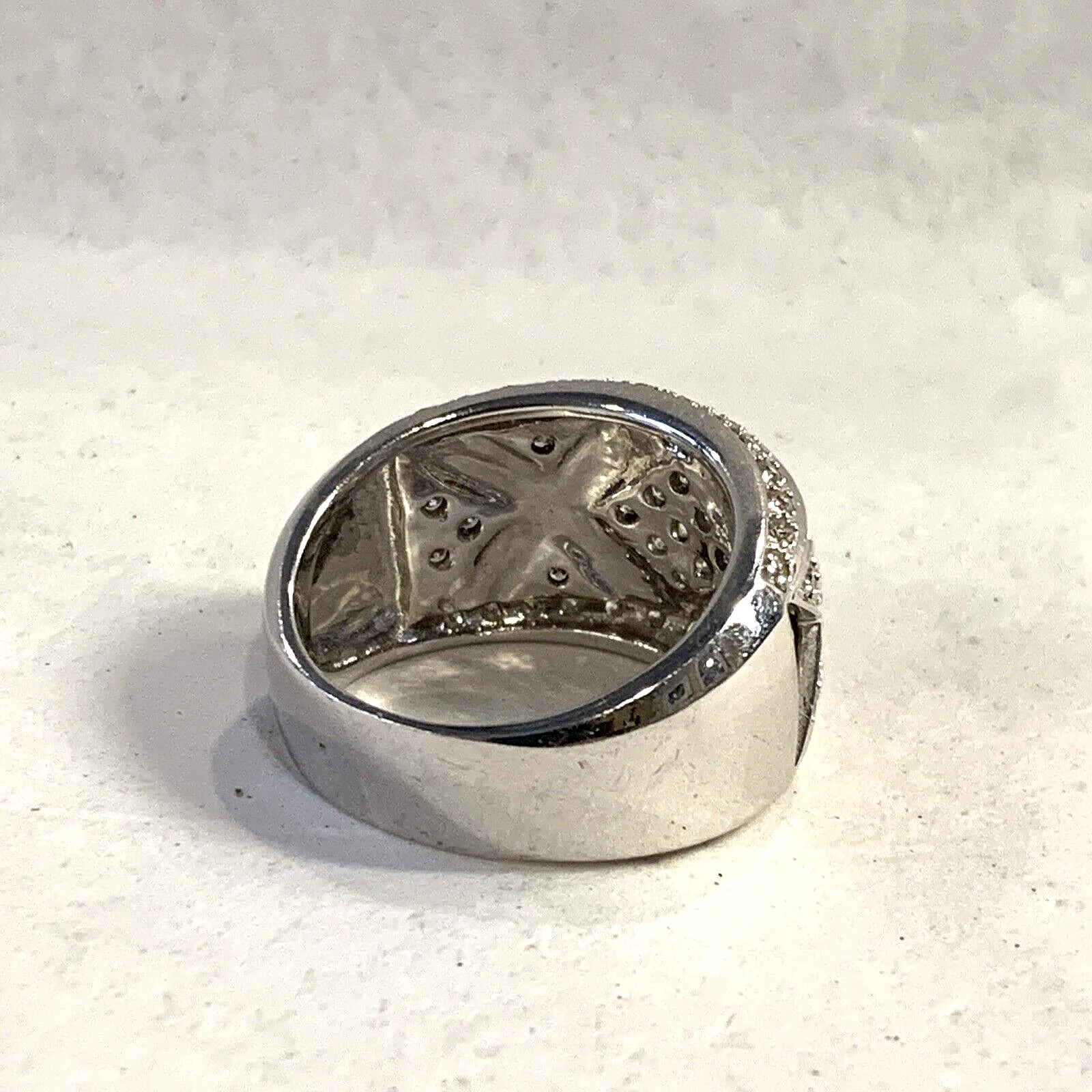 18k White Gold XX Diamond Ring - Size 7.75 - .65ctw
