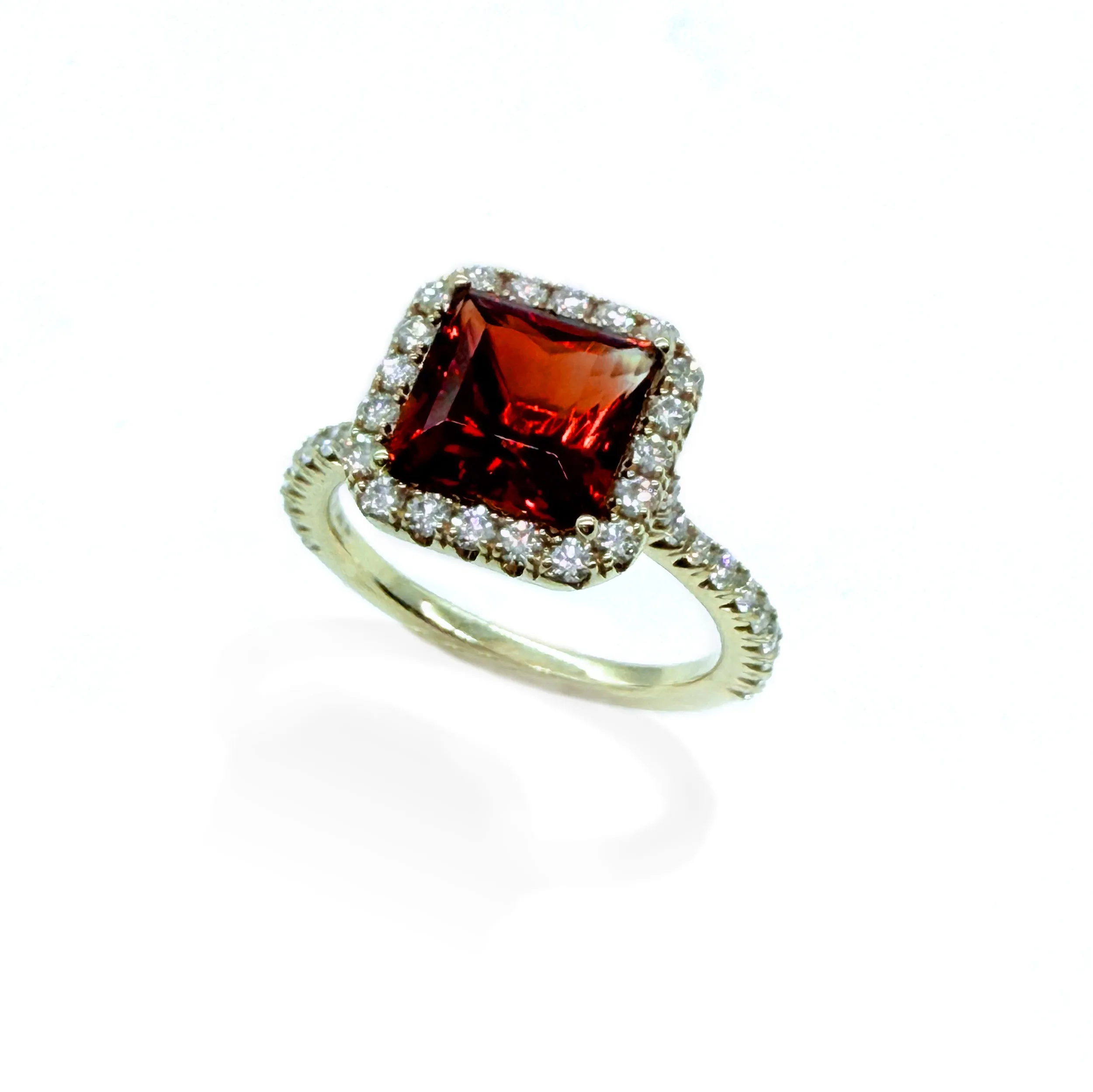18KT YG Cocktail Ring with Oregon Sunstone Center, 2.52 ct.