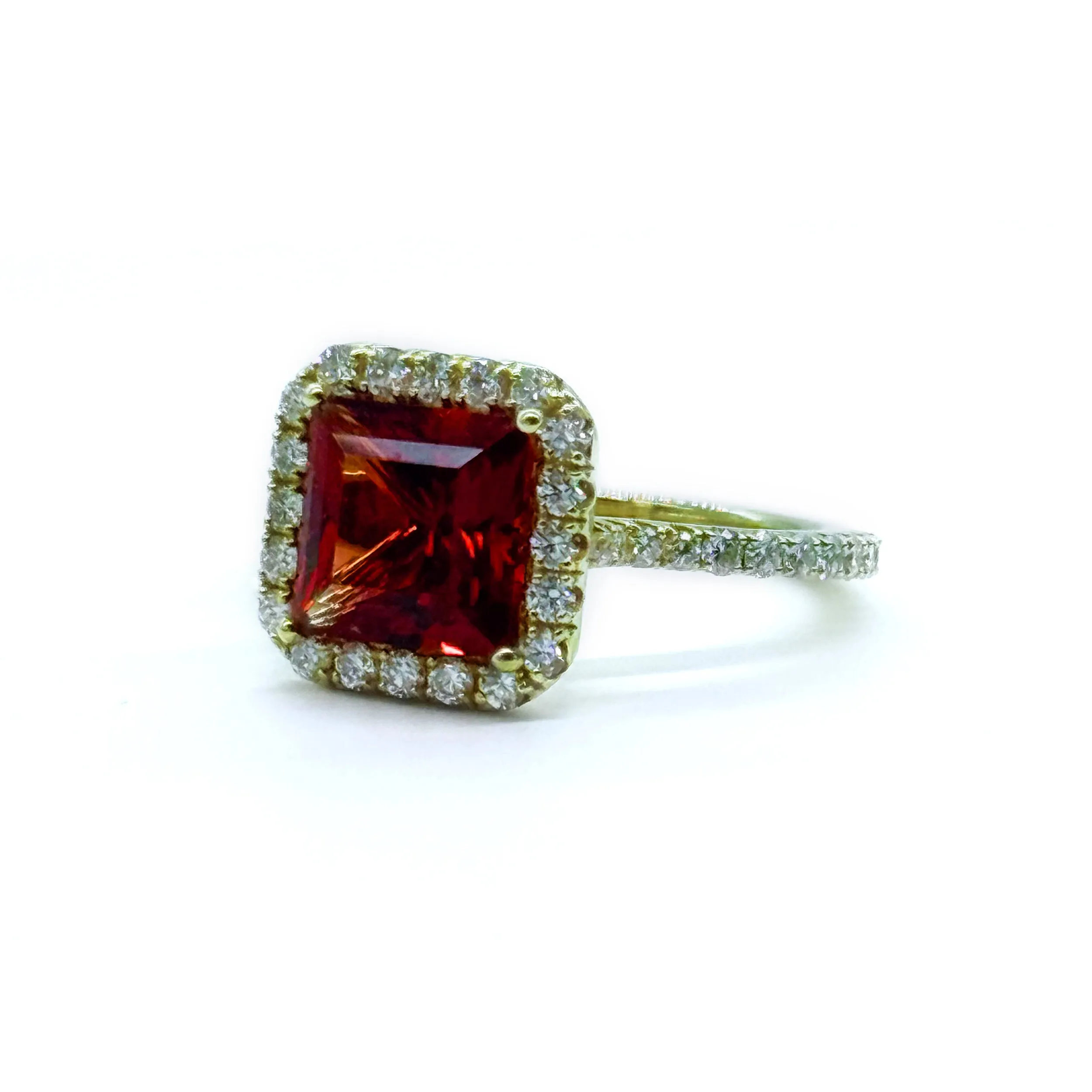 18KT YG Cocktail Ring with Oregon Sunstone Center, 2.52 ct.