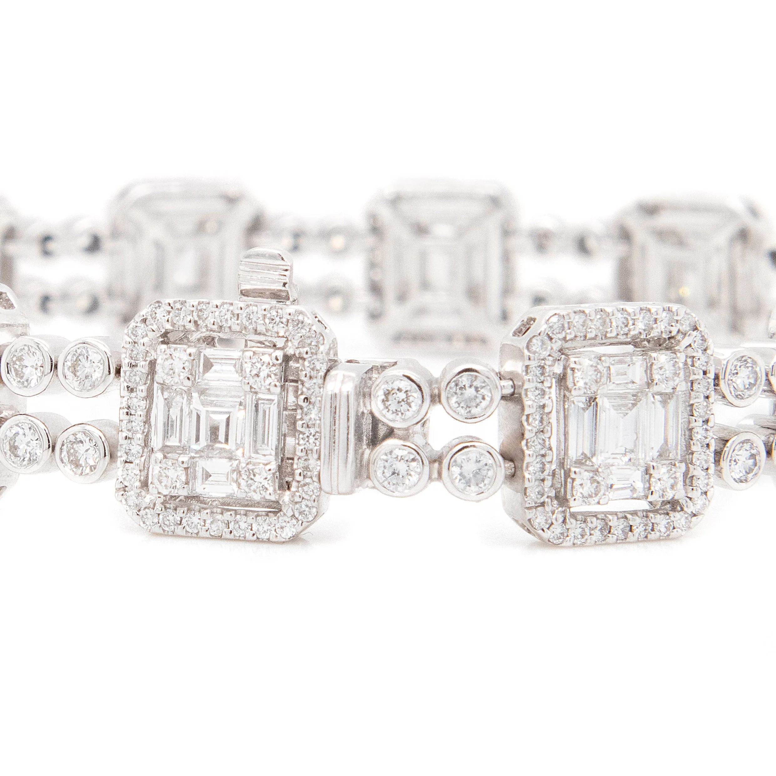 6.09ct 18k White Gold Diamond Bracelet