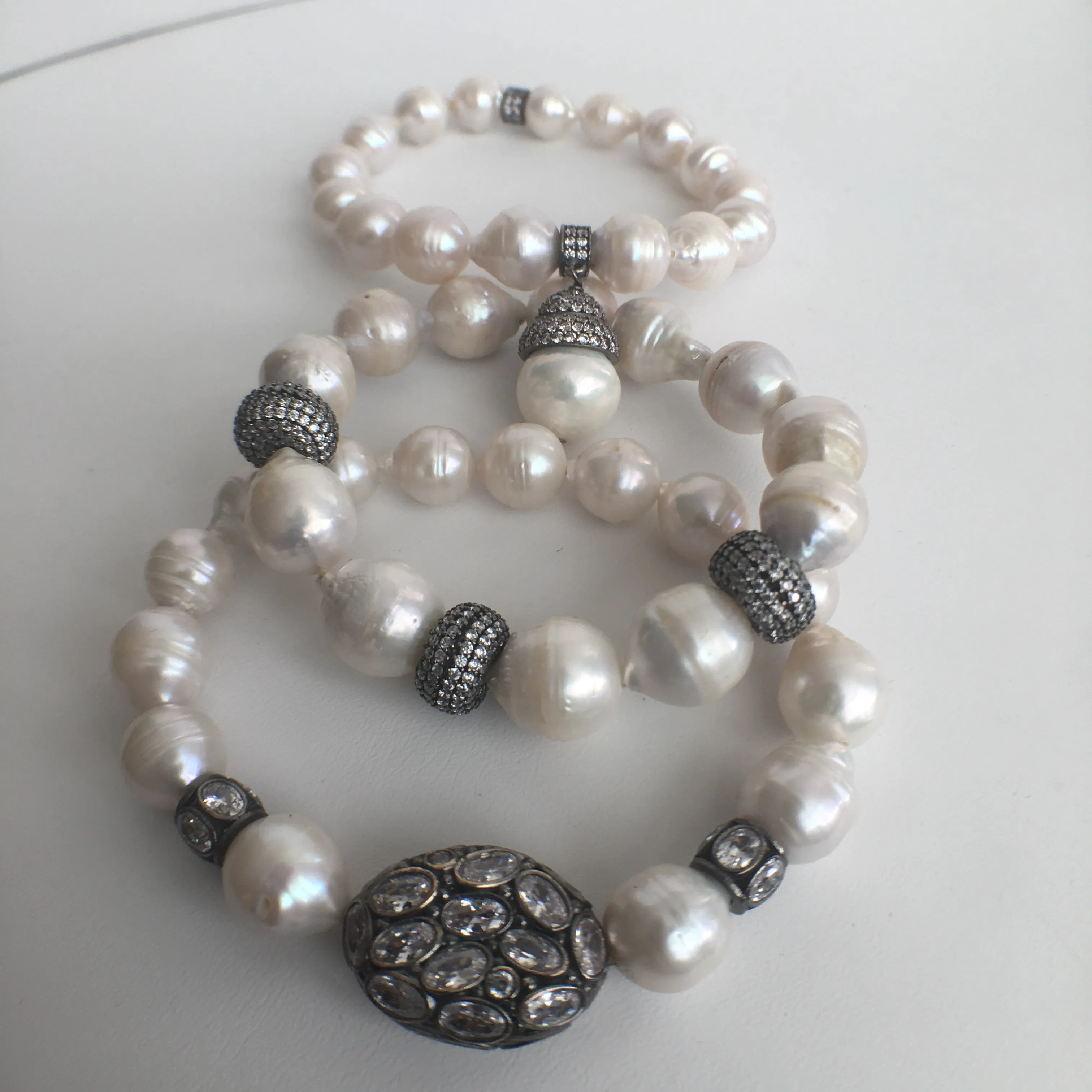 Baroque Pearl Stretch Bracelet - Charm