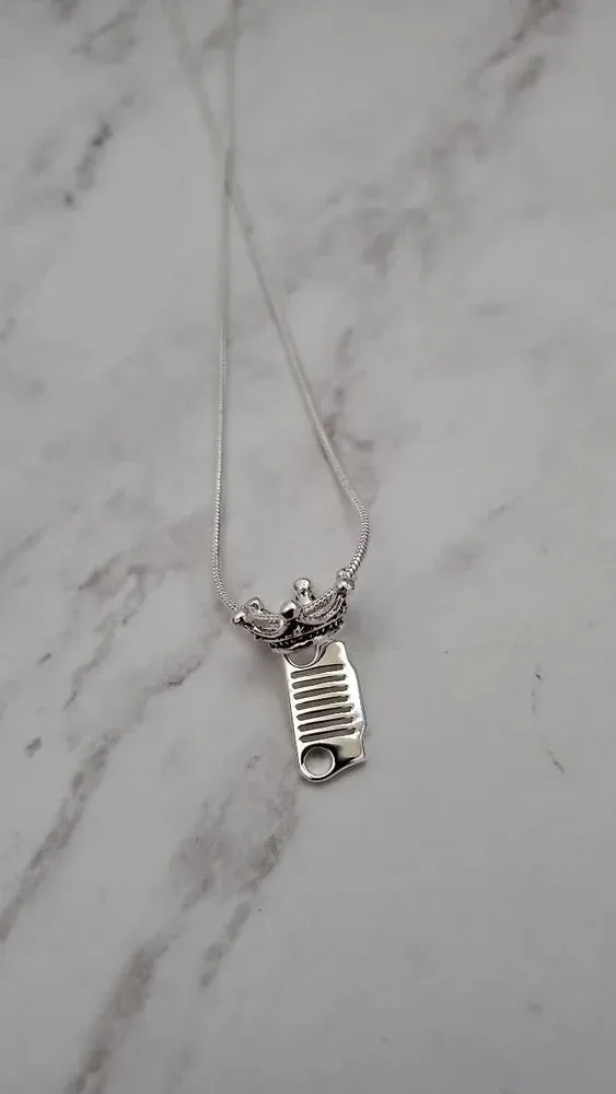 Car Queen Necklaces