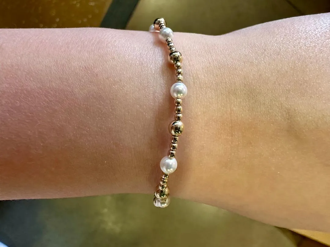 Classic Gold Sincerity Pattern 4MM Bead Bracelet -Pearl