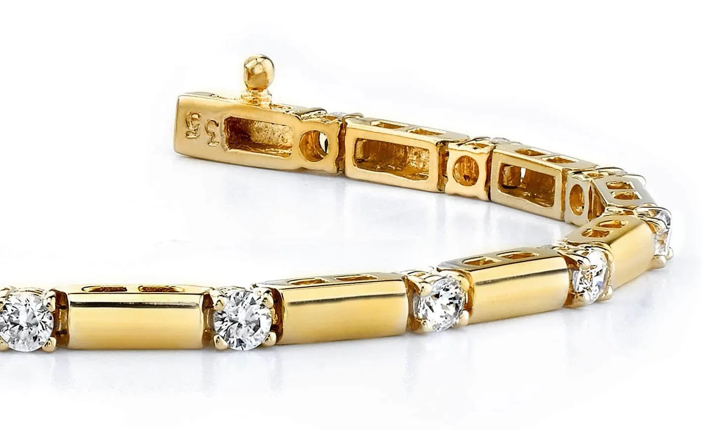 Clean Design Diamond And Bar Diamond Bracelet with 5.00 ct.(finished) 5.0mm