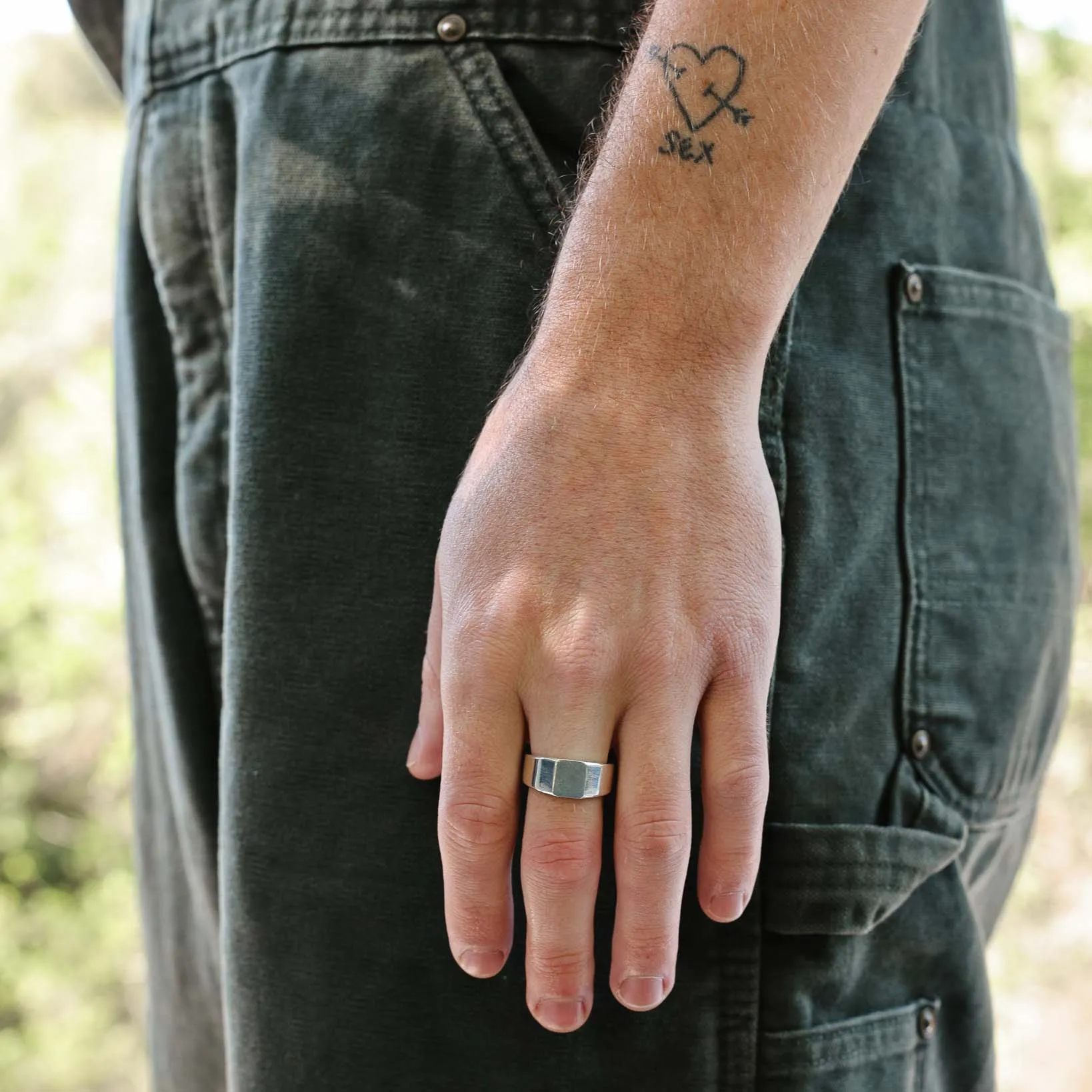 Cut-Corner Signet Ring, 10mm