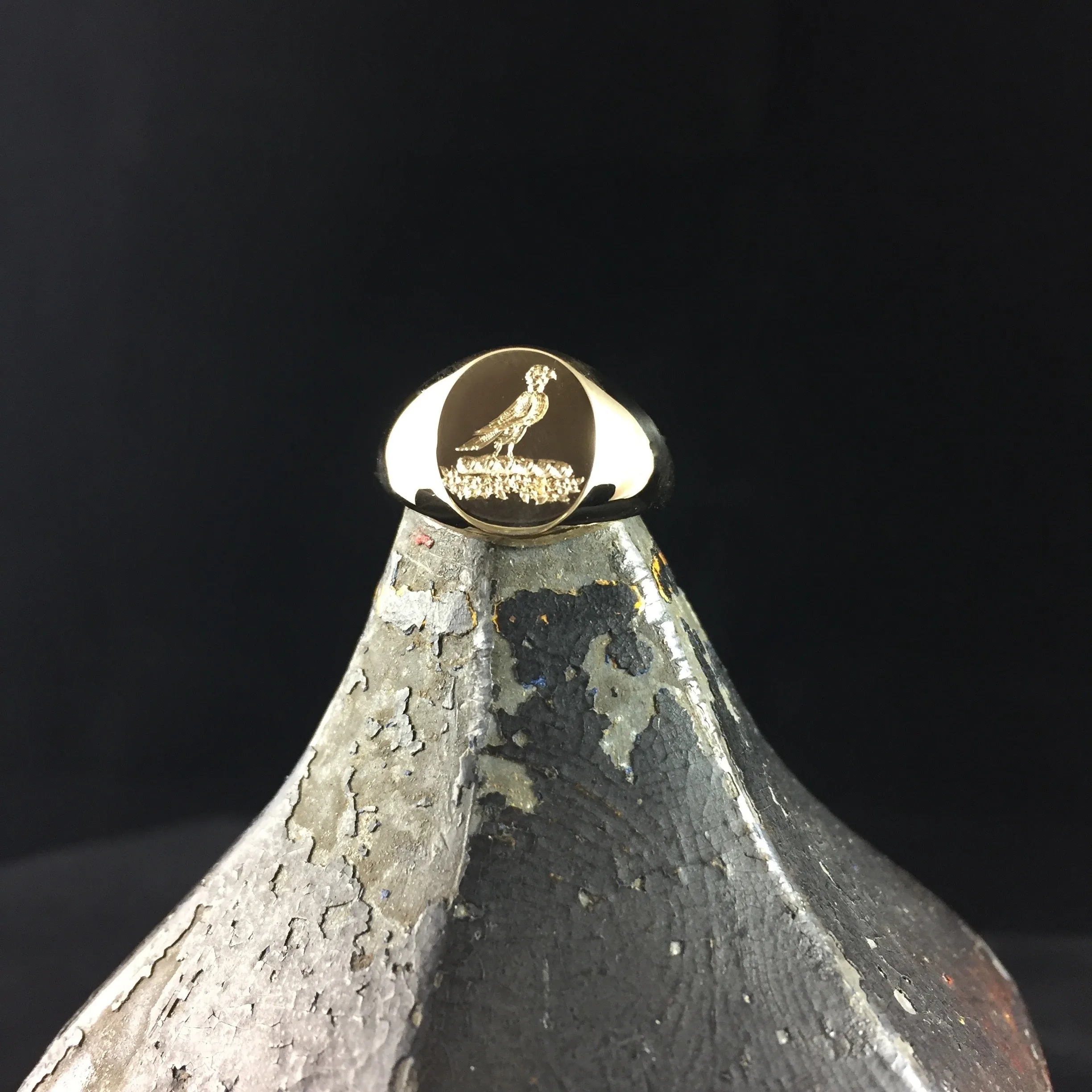 Family Crest Seal Engraved 11mm x 9mm  -  9 Carat Yellow Gold Signet Ring