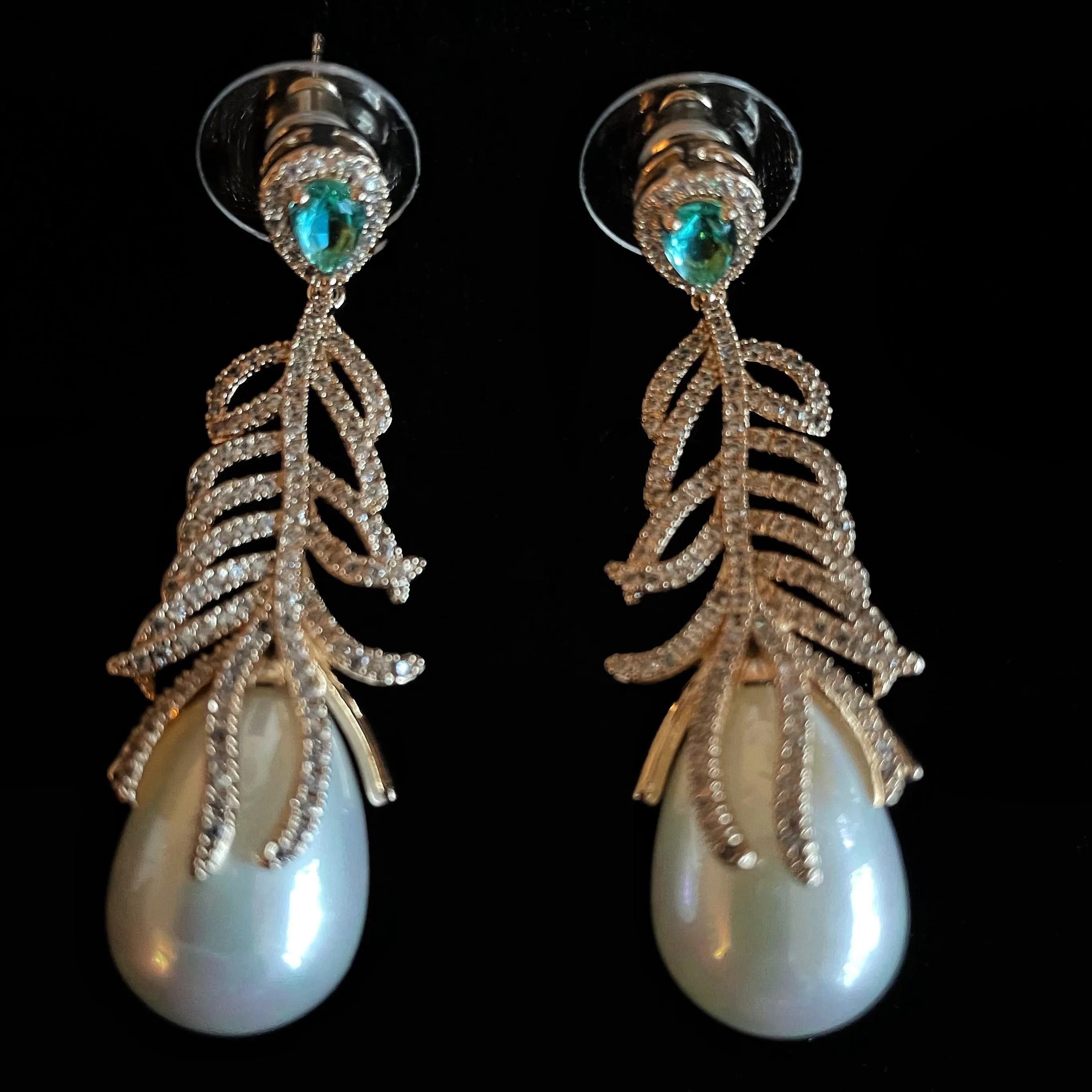 FEATHER PEARL DROP EARRINGS
