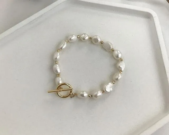 HUANZHI 1 Korean New Round Buckle Heart-shaped Natural Pearl Gold Plating Bracelets for Women Girls Party Jewelry Gifts