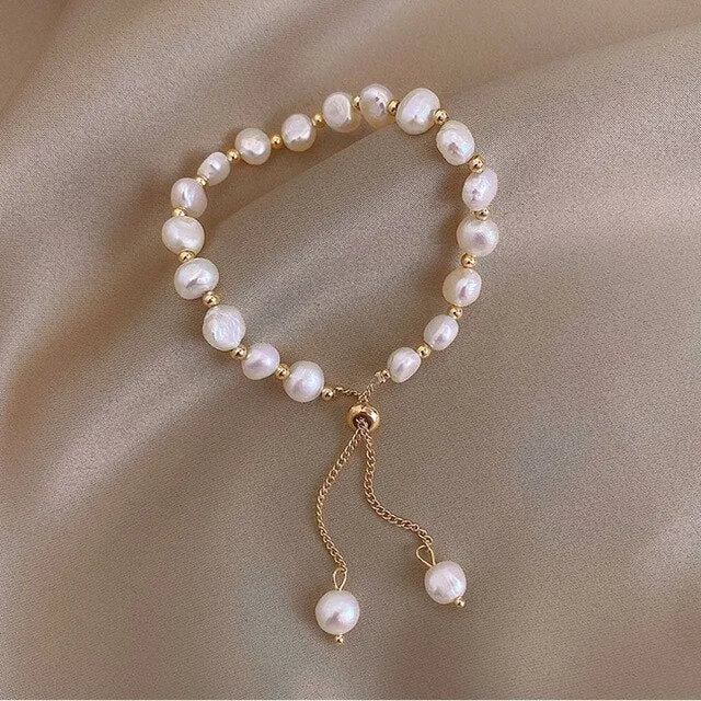 HUANZHI 1 Korean New Round Buckle Heart-shaped Natural Pearl Gold Plating Bracelets for Women Girls Party Jewelry Gifts