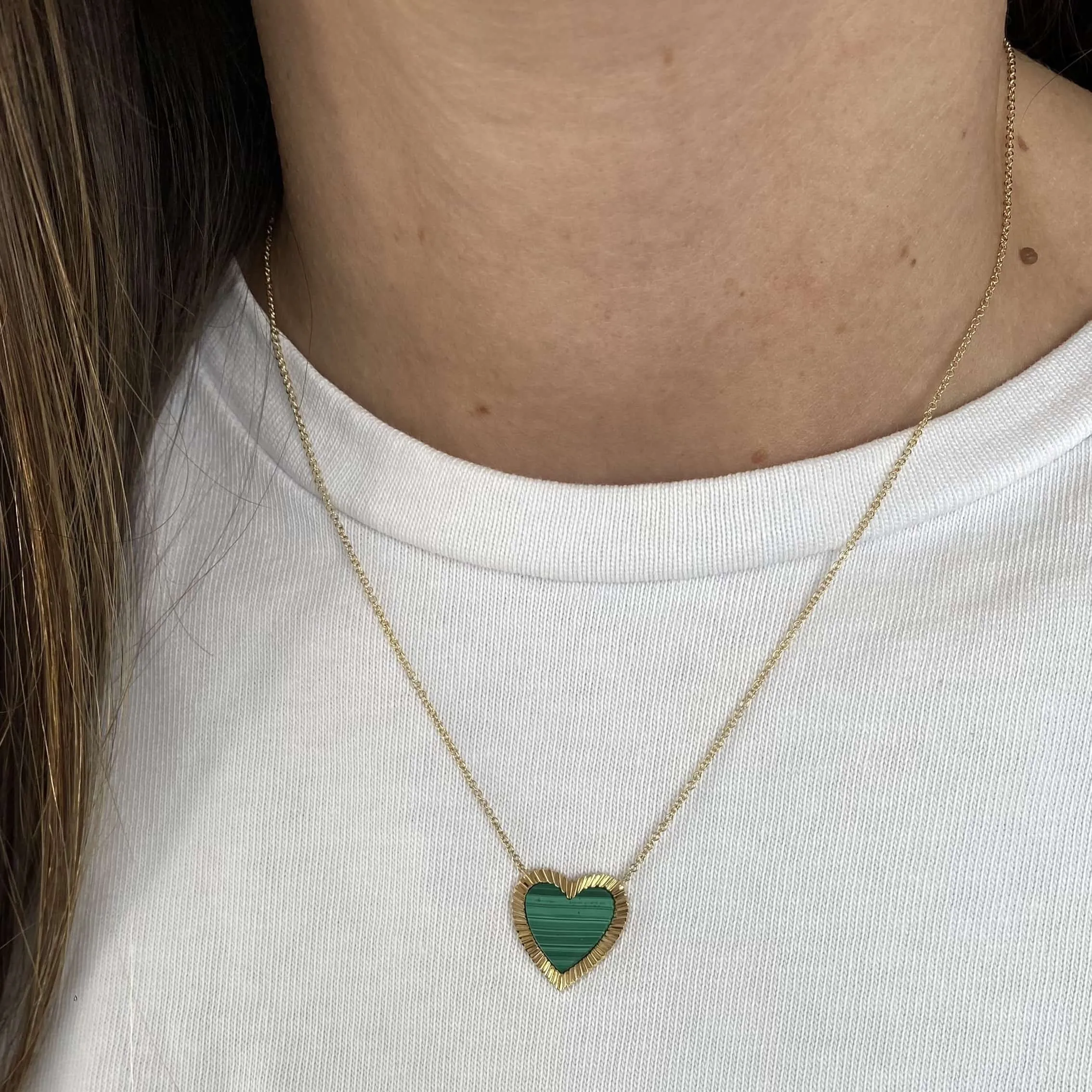 Large Fluted Outline Stone Heart Necklace