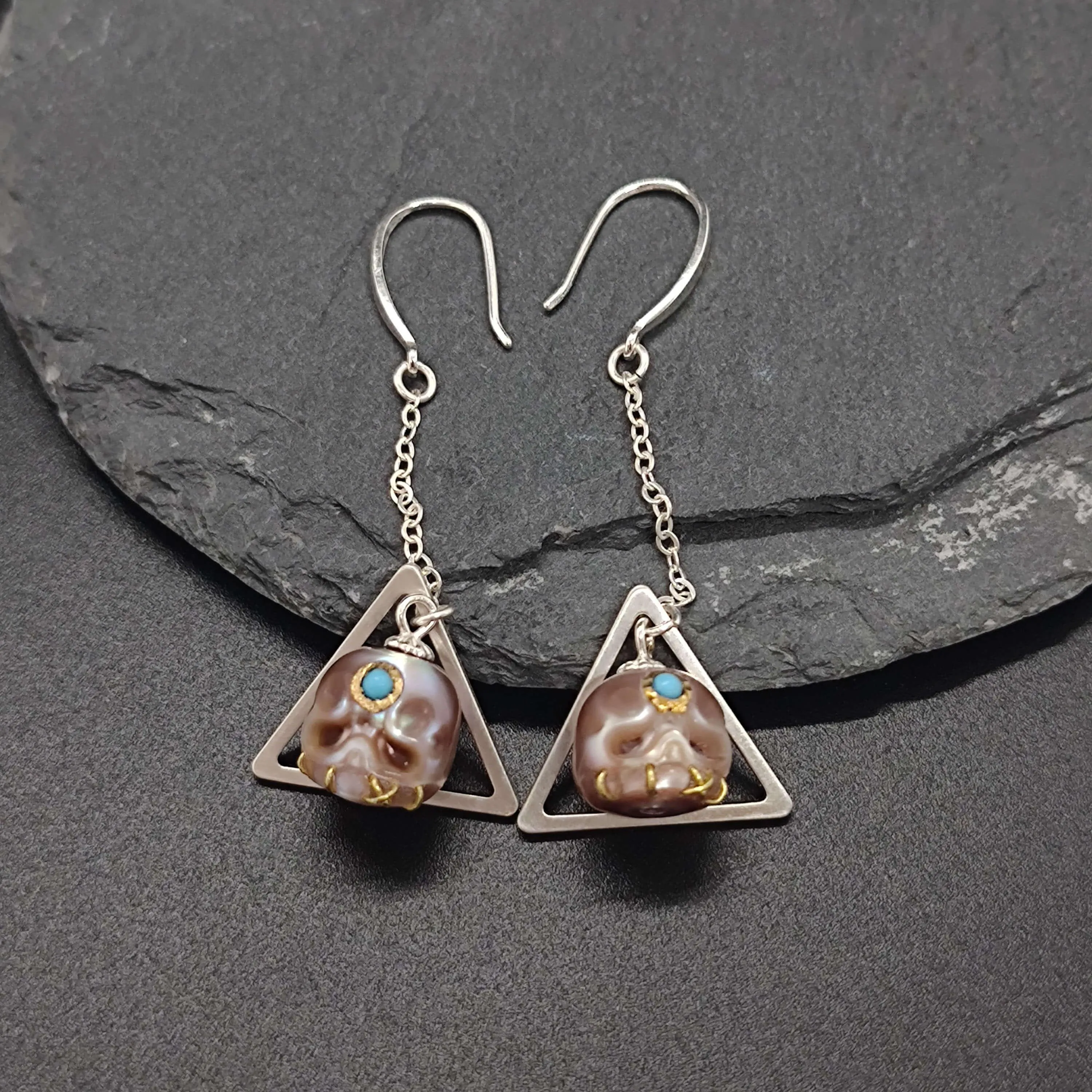 Śmaśana Skull Triangle Drop Earrings
