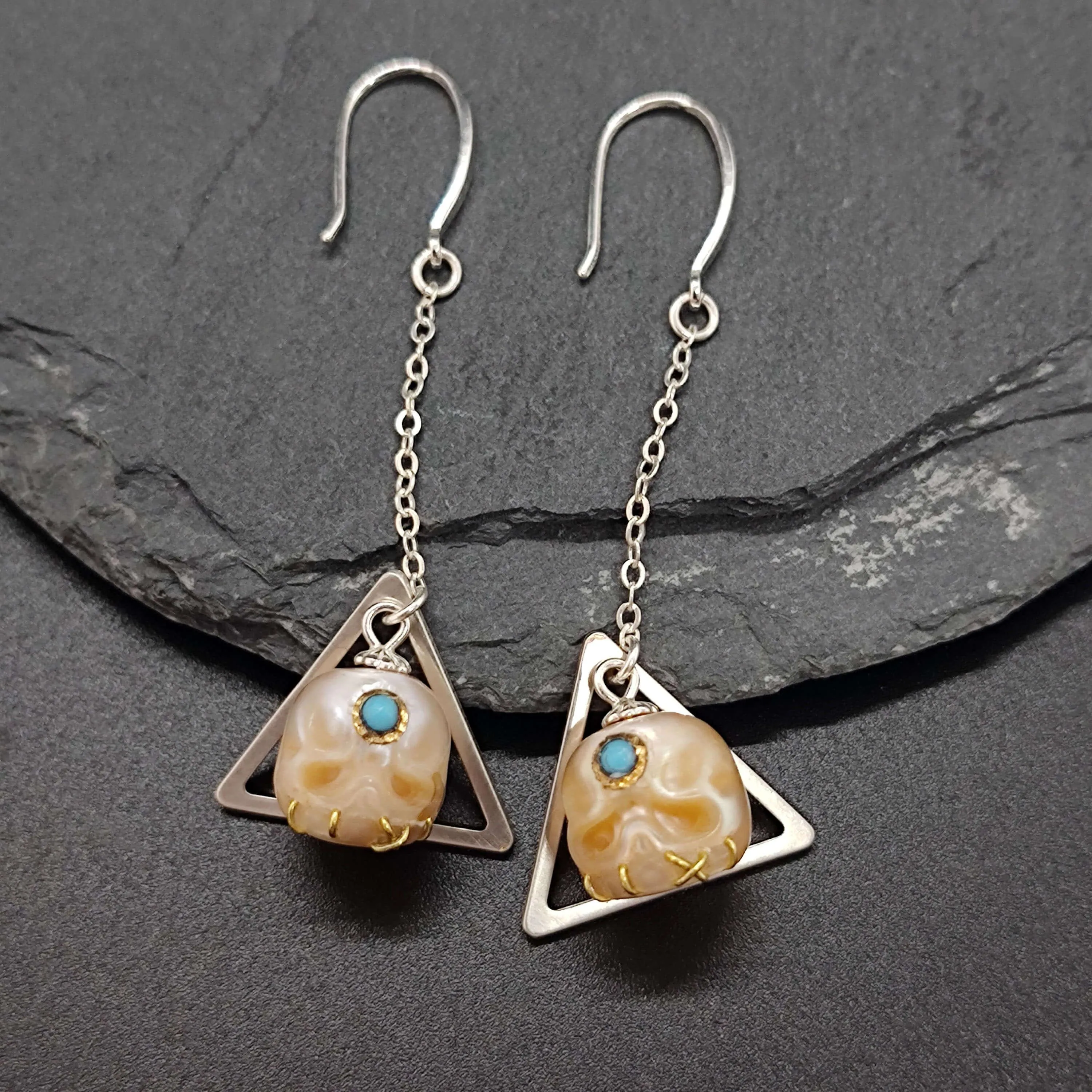 Śmaśana Skull Triangle Drop Earrings