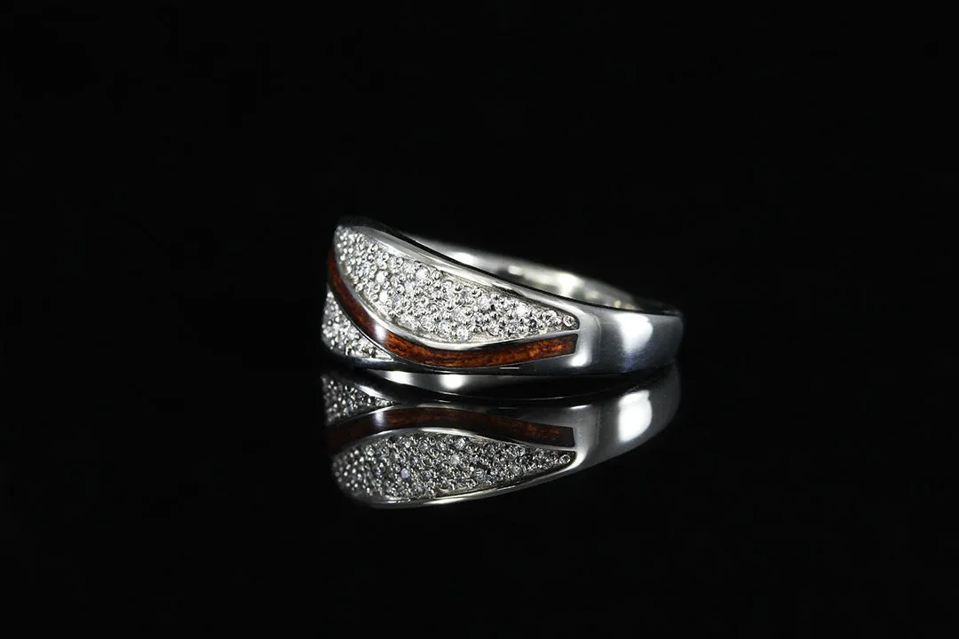 MAHOGANY WOOD DIAMOND PAVÉ COCKTAIL RING