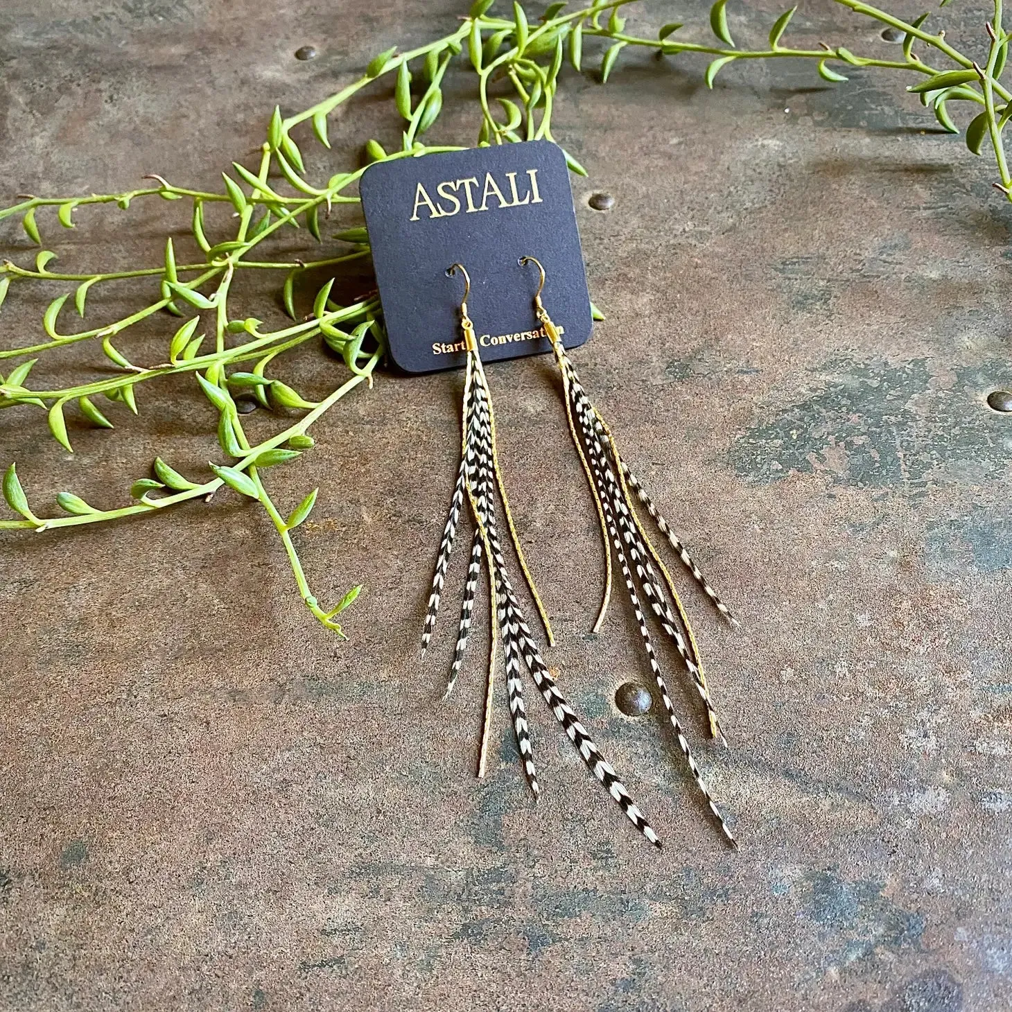 Mini Feather Earrings in Grizzly