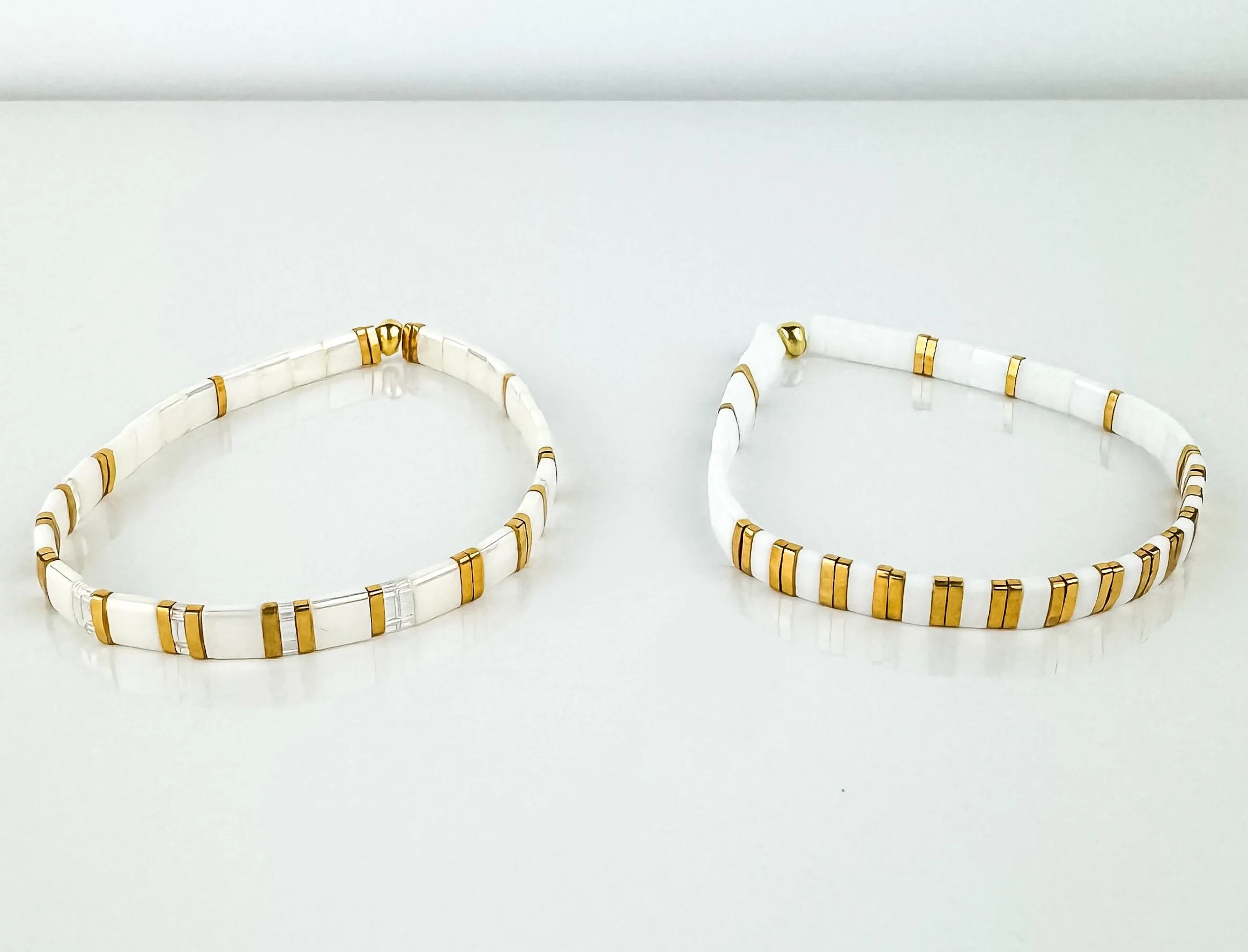 MORE THAN GOLD Glass Tila Bead Stretch Bracelet