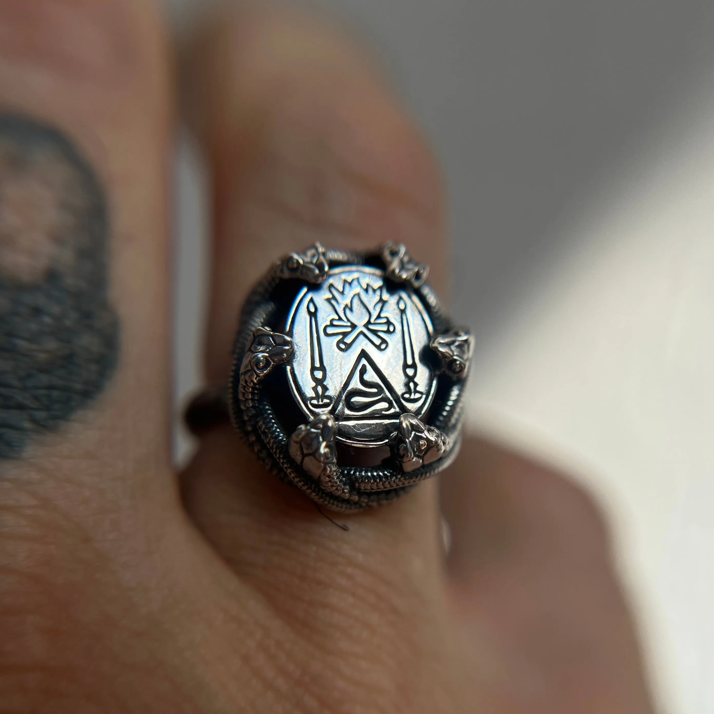 Nagini Altar ring