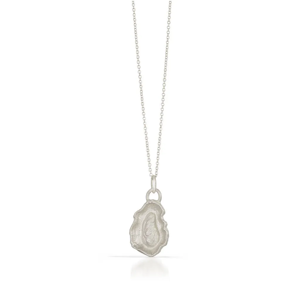 Oyster Charm in Silver