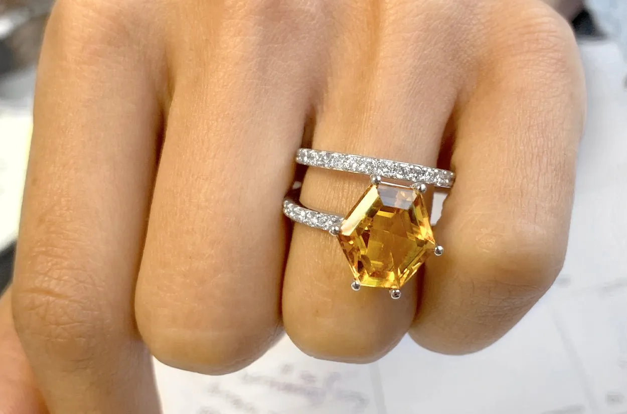 Ring 18kt Gold Hexagon Citrine & Diamonds