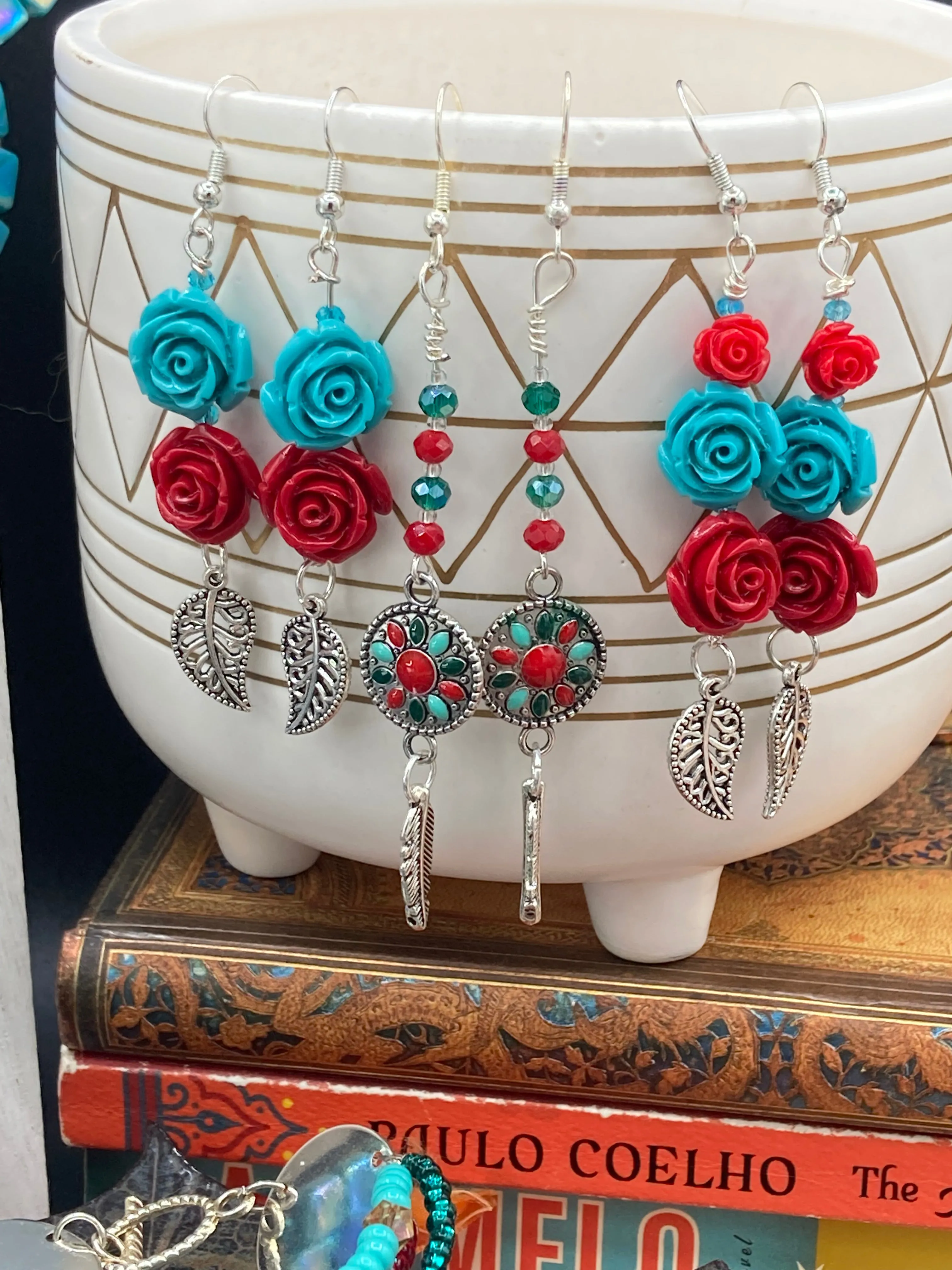 Southwest Inspired Colors Silver Feathers Glass Beads Adjustable Necklace And Matching Earrings, Vibrant Native Tribal Pattern Inspired Choker Style
