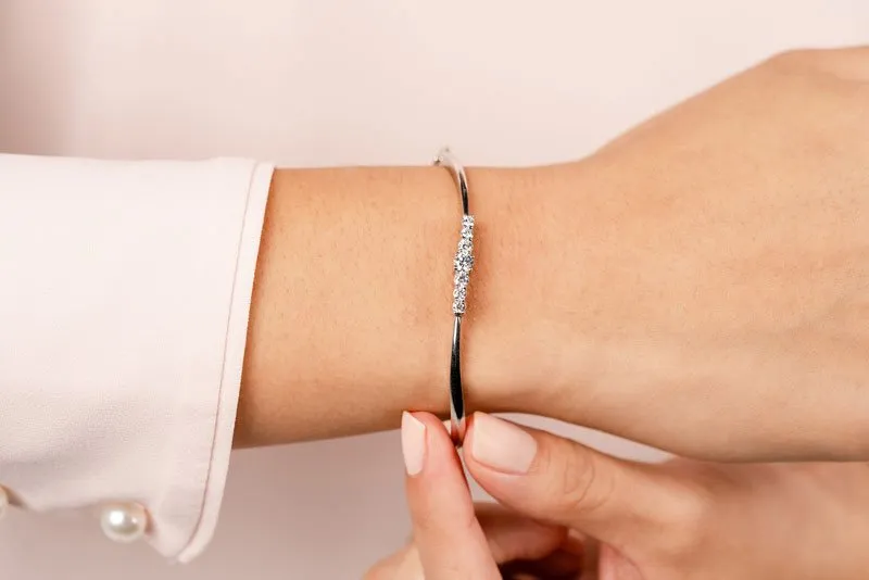 Stylish Seven Stone Diamond Bangle with 0.70 ct.(finished) 2.5mm, 3mm, 4mm