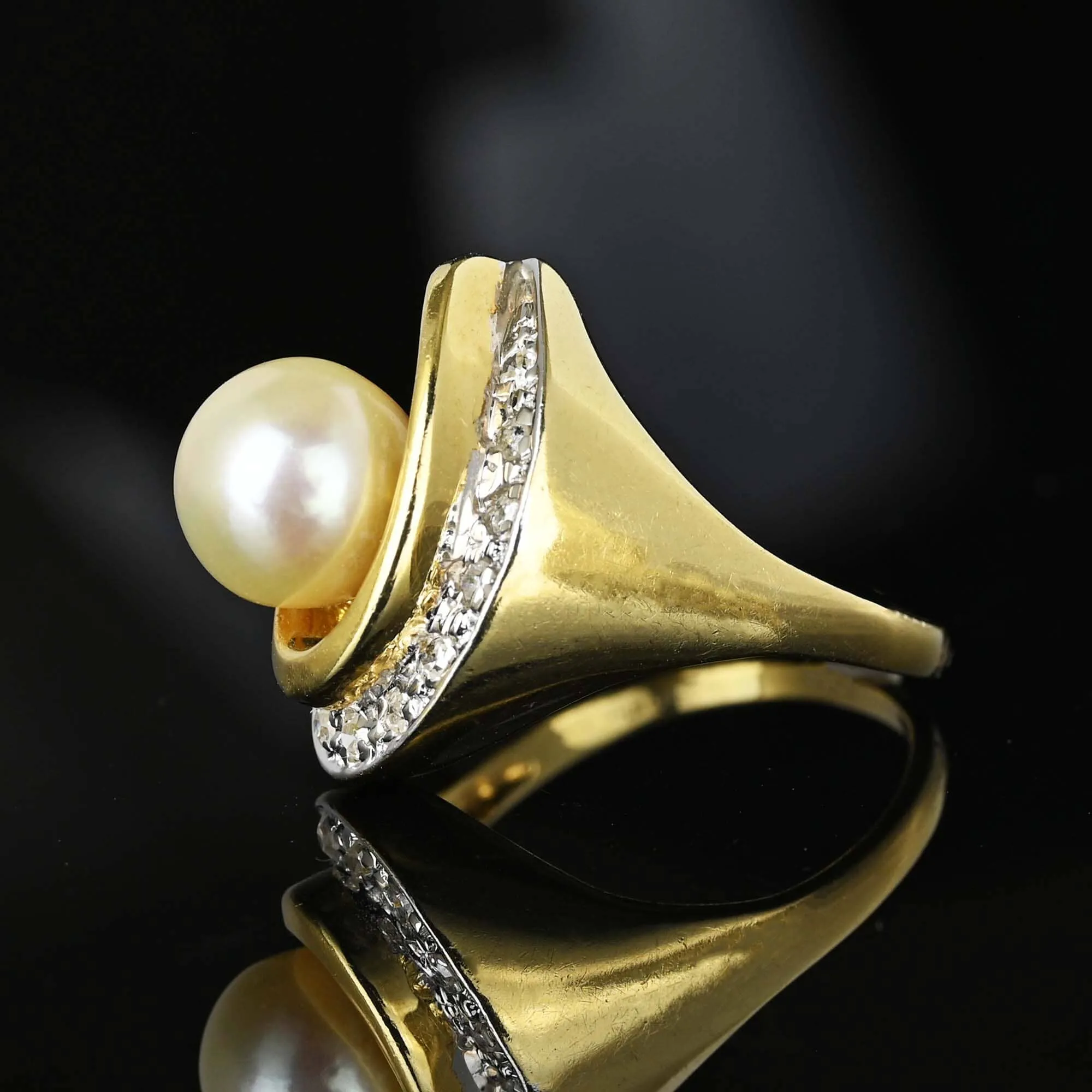 Vintage 14K Gold Diamond Swirl Pearl Cocktail Ring