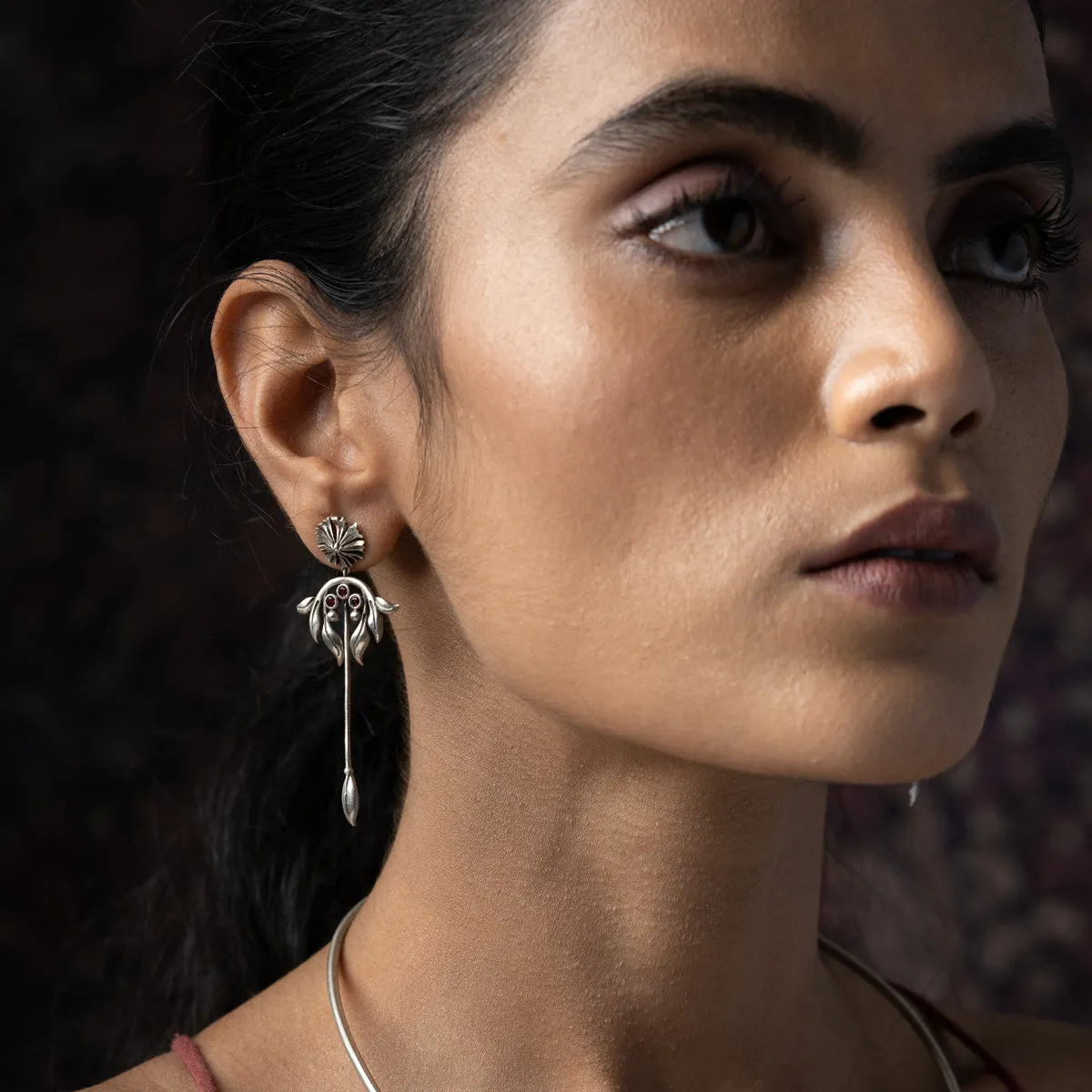 William Morris - Stem Lilly Silver Dangling Earrings by Moha